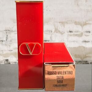 Valentino Rosso Valentino Satin Lipstick 505R Fearless Violet - Red & Rose Gold